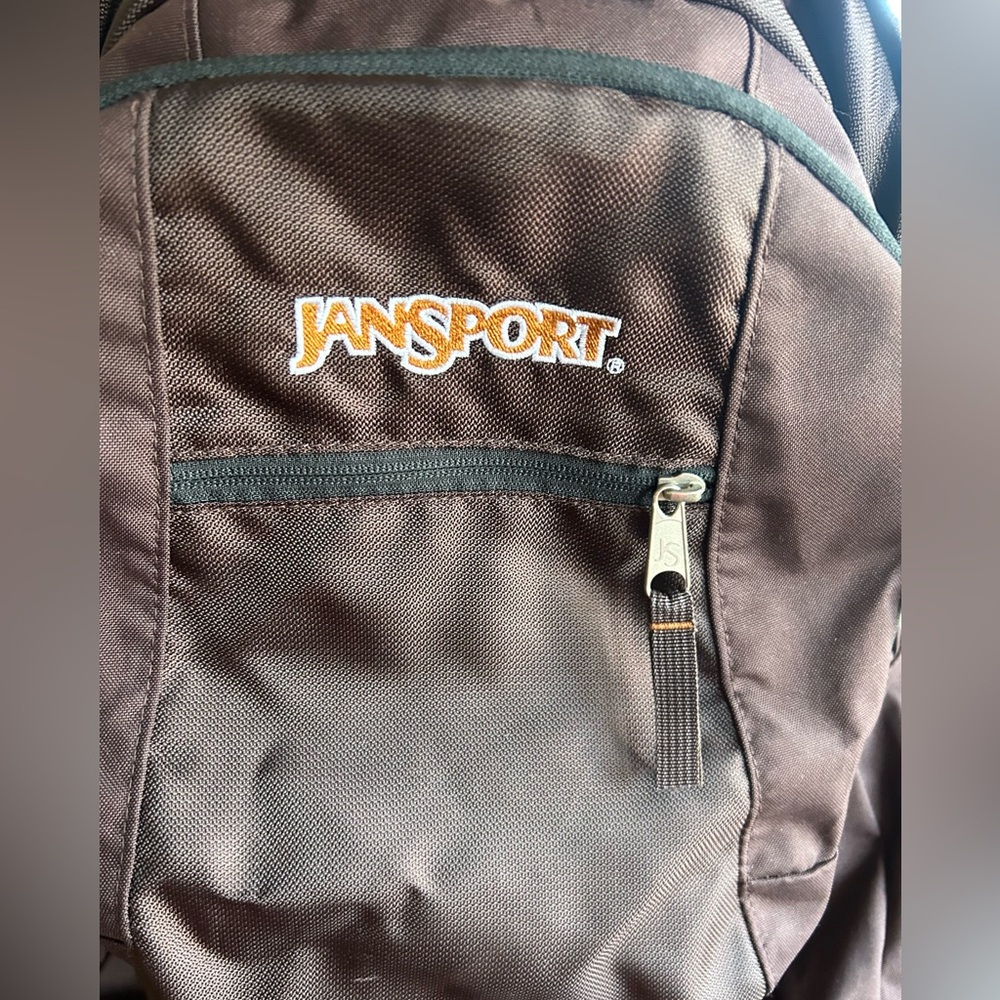 JanSport Driver 8 Rolling Backpack Academia Collegiate Travel Hiking Brown - Picture 2 of 15